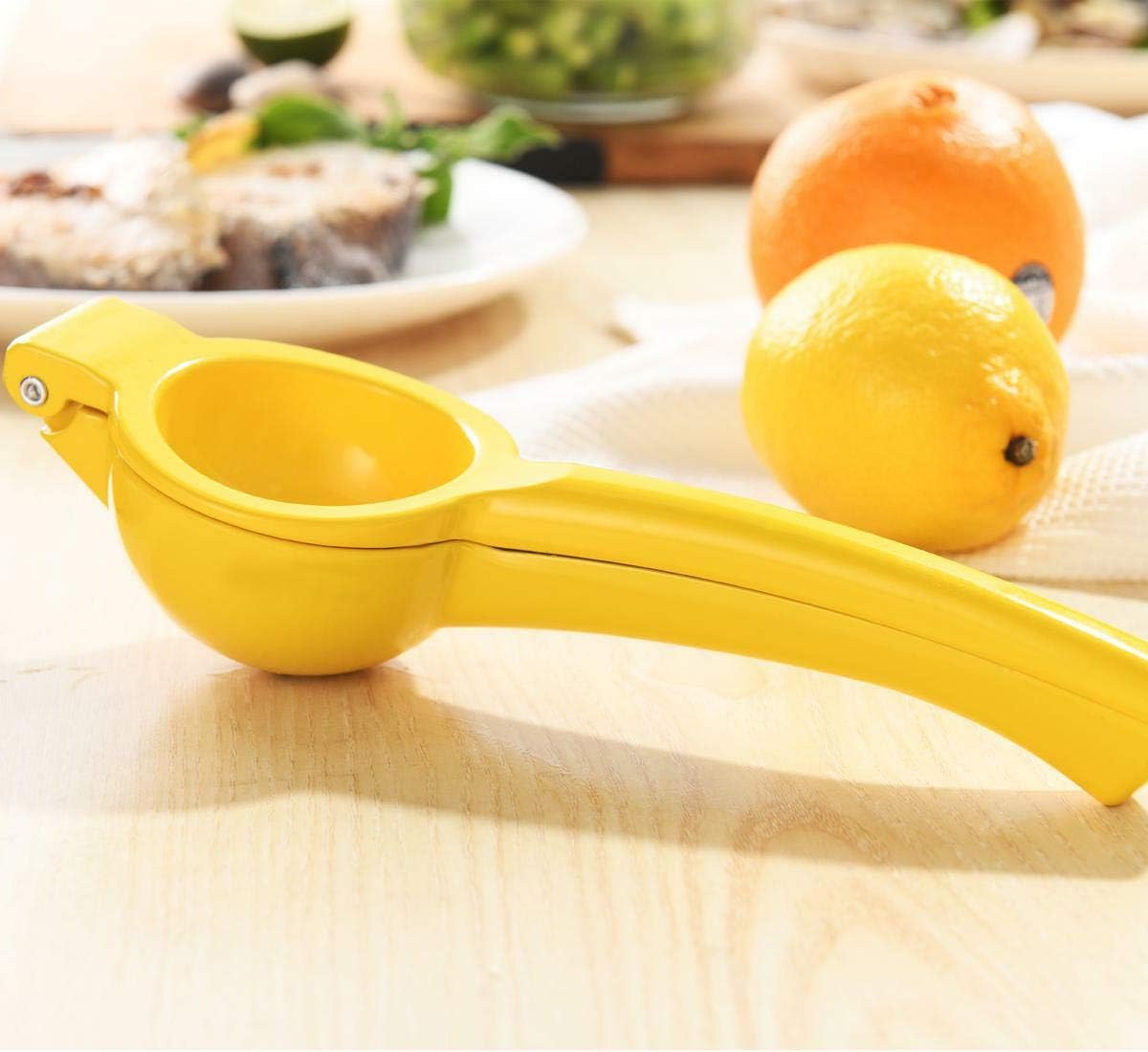 Y-ME Manual Juicer Citrus Lemon Squeezer, Fruit Juicer Lime Press Metal, Professional Hand Juicer Kitchen Tool(Yellow)