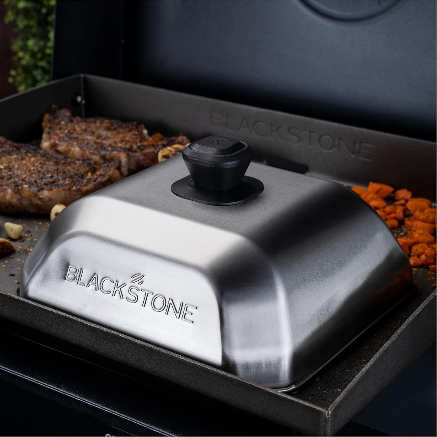 Blackstone 5555 Basting Cover, Medium, Square | Heat-resistant Handle, Dishwasher Safe