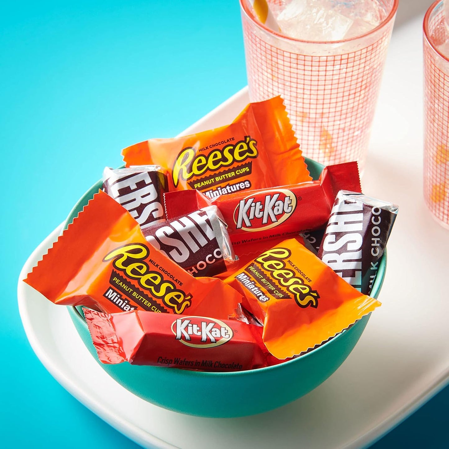 HERSHEY'S, KIT KAT and REESE'S Assorted Milk Chocolate Candy Bulk Bag, 80.32 oz (265 Pieces)