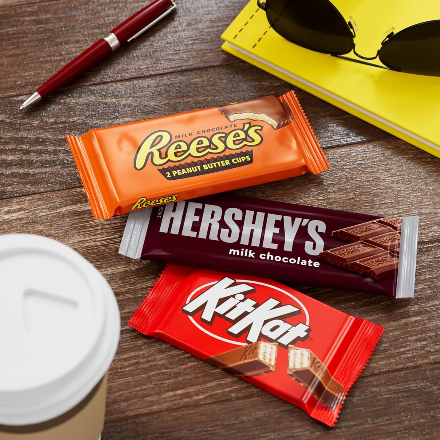 HERSHEY'S, KIT KAT and REESE'S Assorted Milk Chocolate Candy Variety Box, 27.3 oz (18 Pieces)