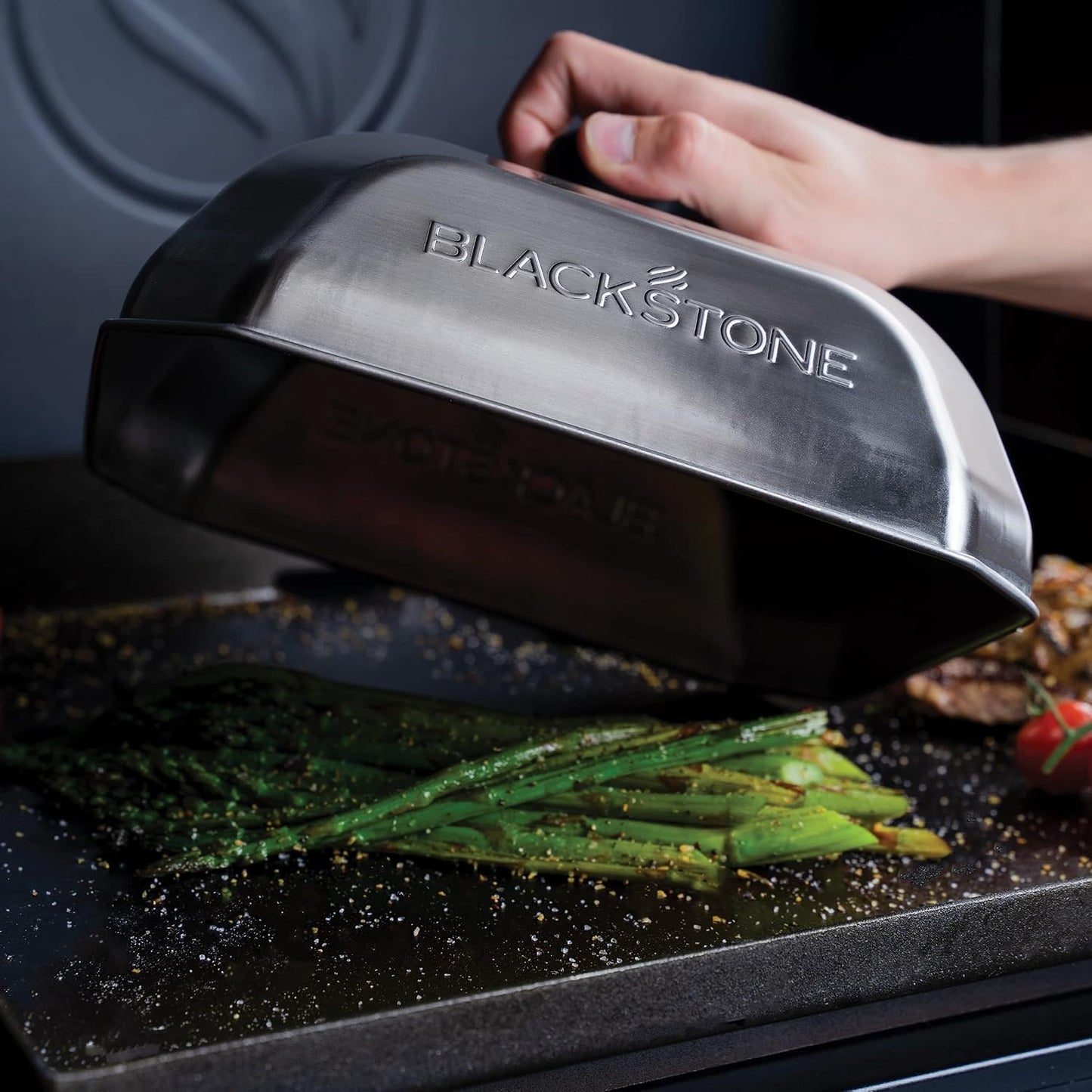 Blackstone 5555 Basting Cover, Medium, Square | Heat-resistant Handle, Dishwasher Safe