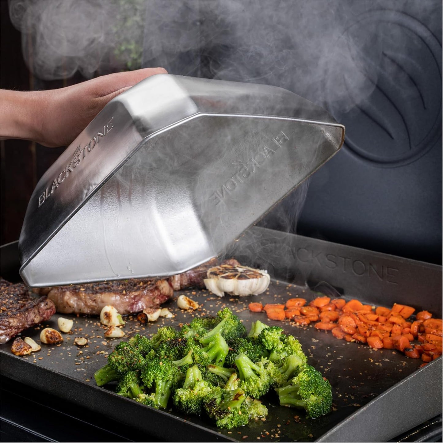 Blackstone 5555 Basting Cover, Medium, Square | Heat-resistant Handle, Dishwasher Safe